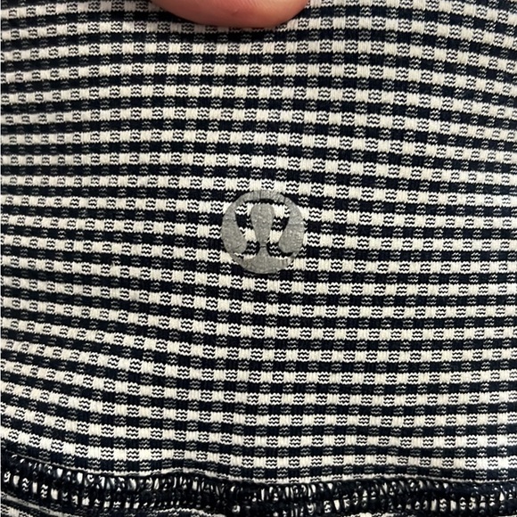 Lululemon navy/white capris size 6 - Picture 3 of 6